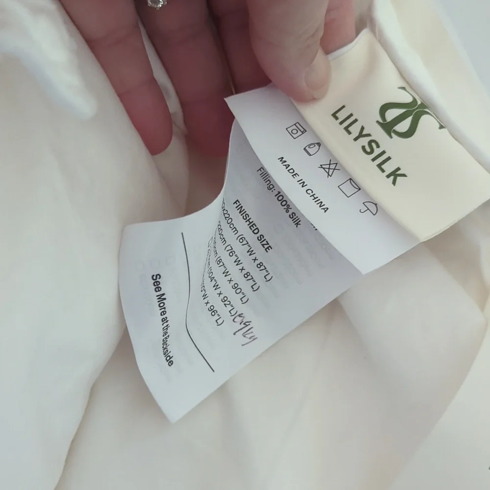 LilySilk 100% Silk Duvet/Comforter, White, for Four Season Machine Washable King